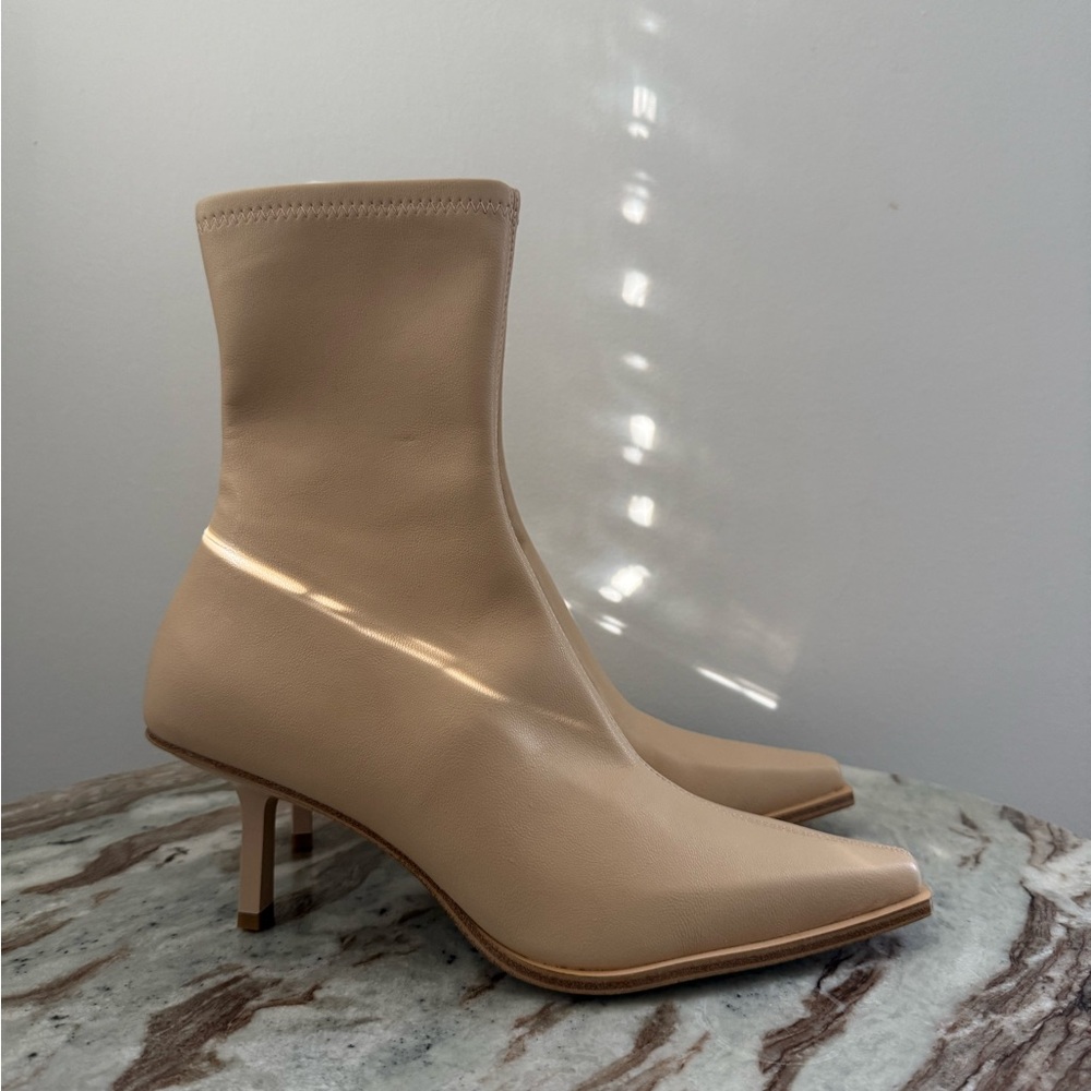 Steve Madden Nude/Tan Pointed Toe Stretch Ankle Booties